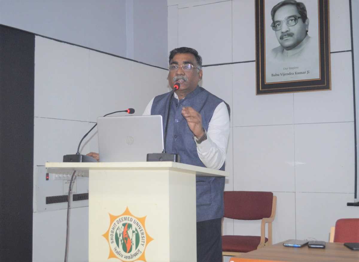 अपनी कुशलता को बेहतर बनाएं छात्र : देवेन्द्र नारायण